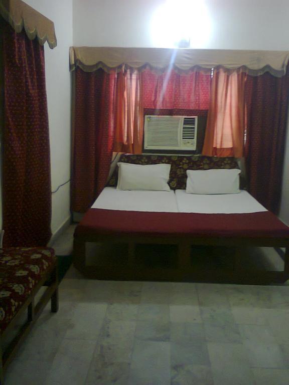 Aditya Palace Агра Екстериор снимка