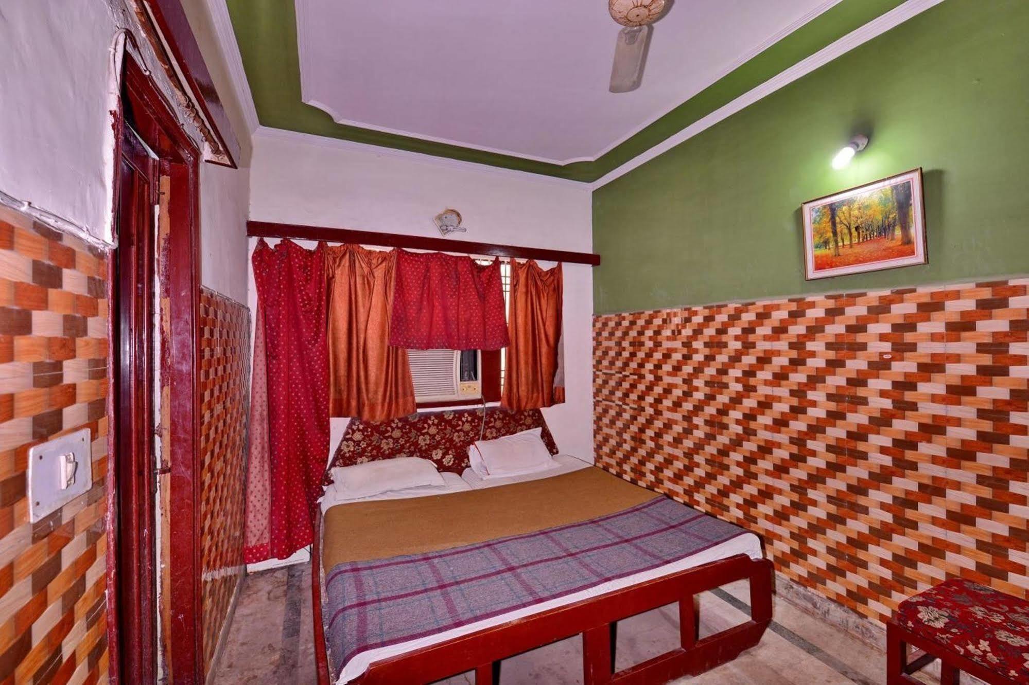 Aditya Palace Агра Екстериор снимка